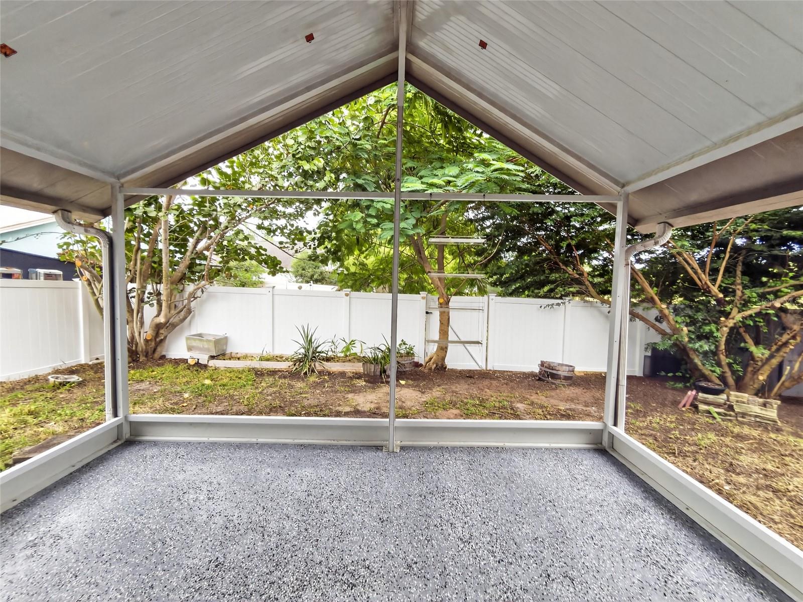 Image 42 of 57 For 301 Hound Run Place