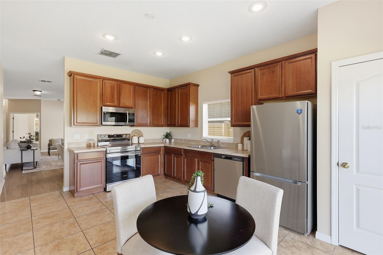 Image 18 of 52 For 2275 Victoria Falls Drive