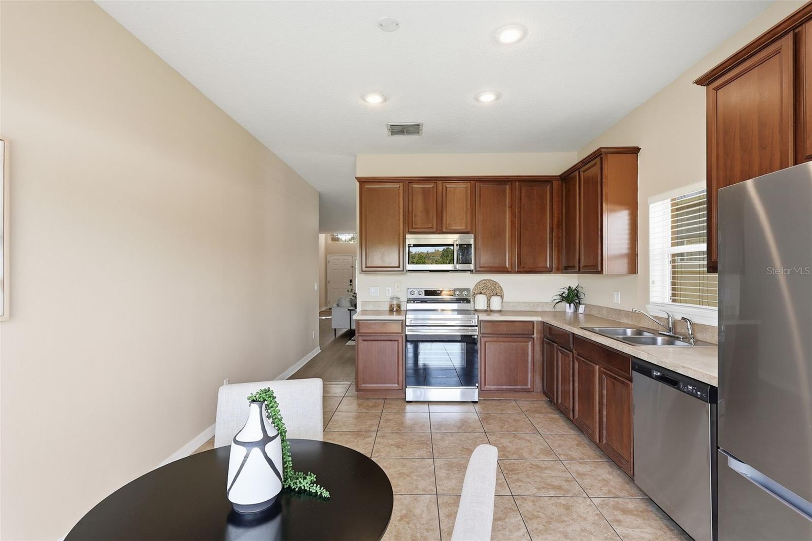 Image 19 of 52 For 2275 Victoria Falls Drive