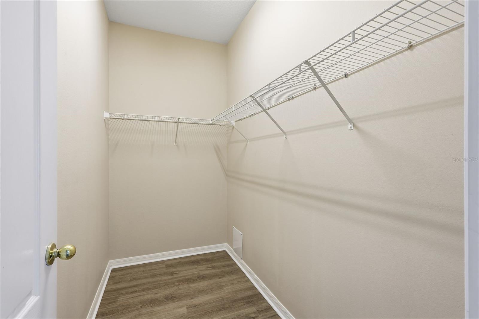 Image 26 of 52 For 2275 Victoria Falls Drive