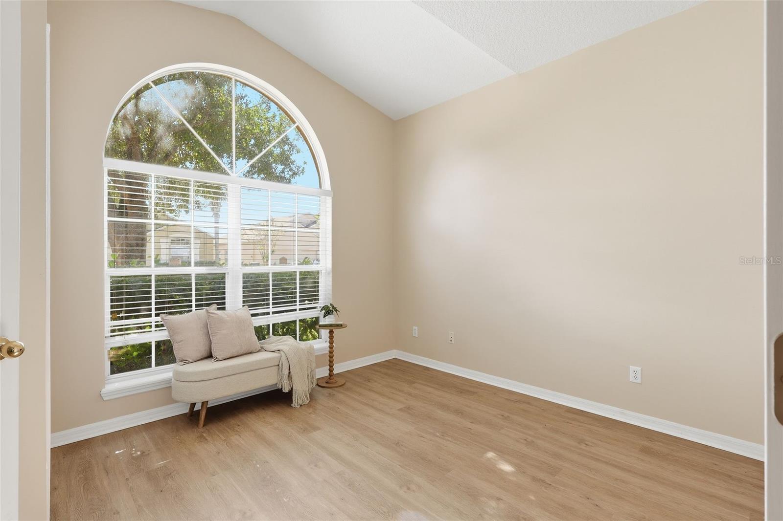 Image 27 of 52 For 2275 Victoria Falls Drive