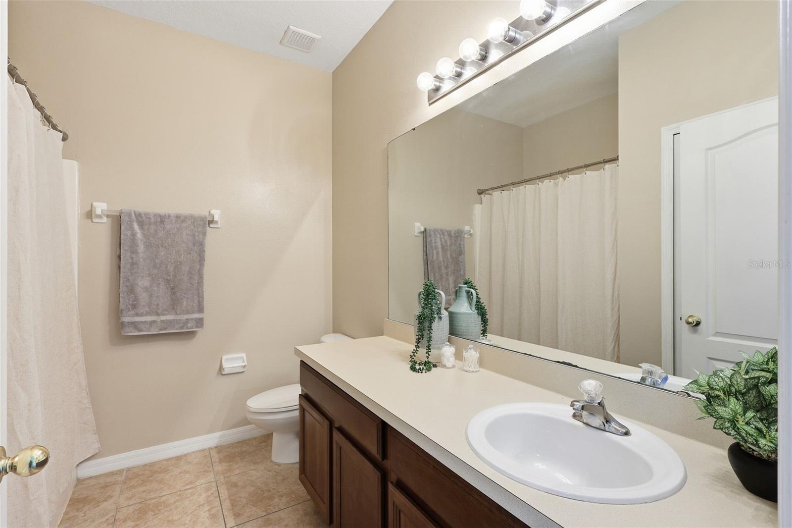 Image 29 of 52 For 2275 Victoria Falls Drive