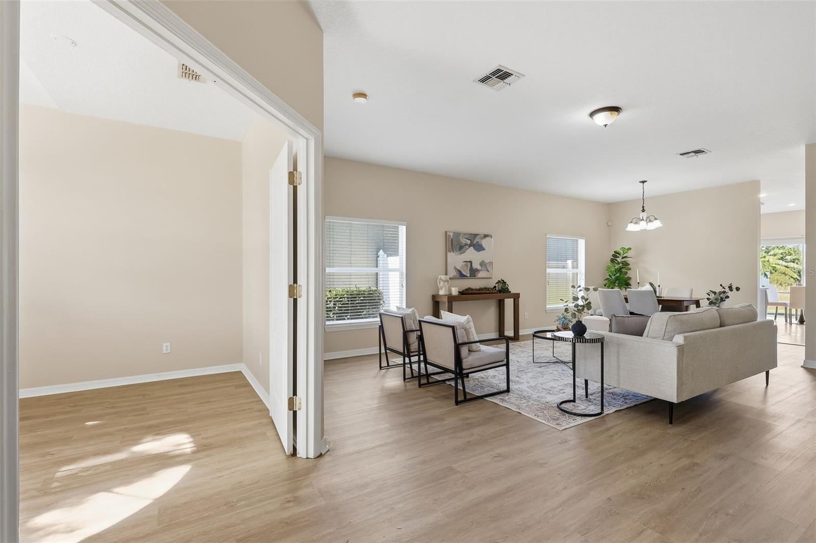 Image 7 of 52 For 2275 Victoria Falls Drive