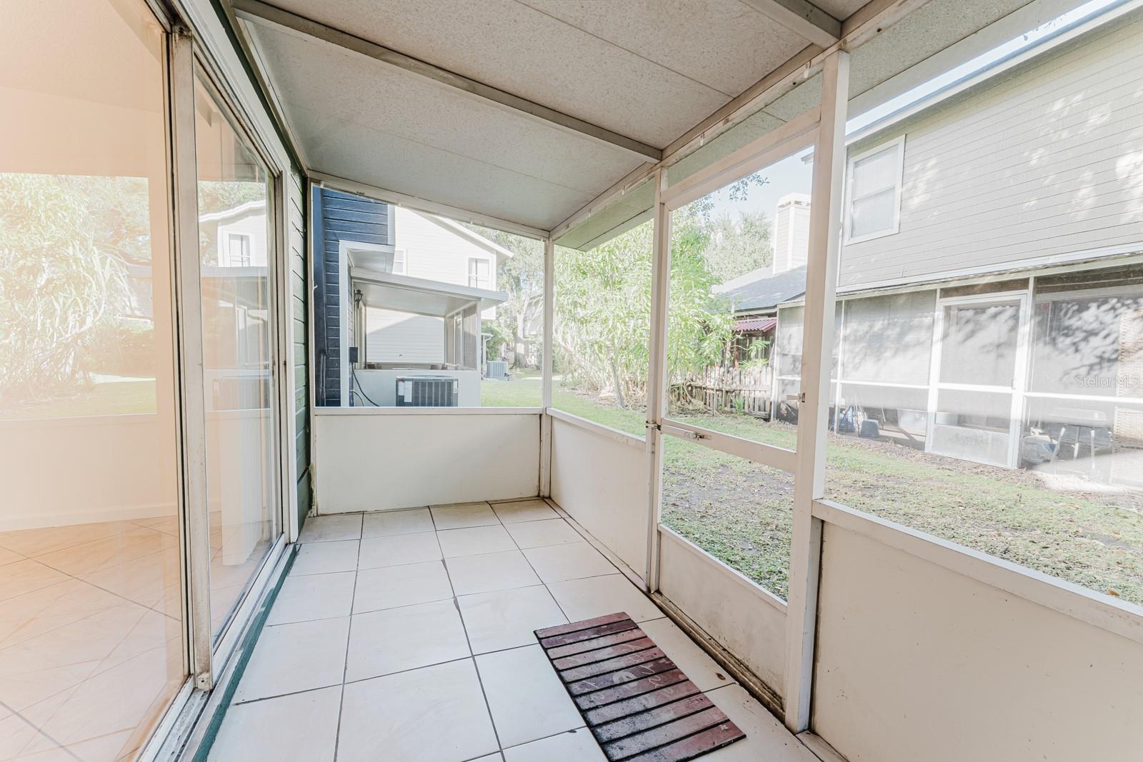 Image 13 of 26 For 5990 Scotchwood Glen 104