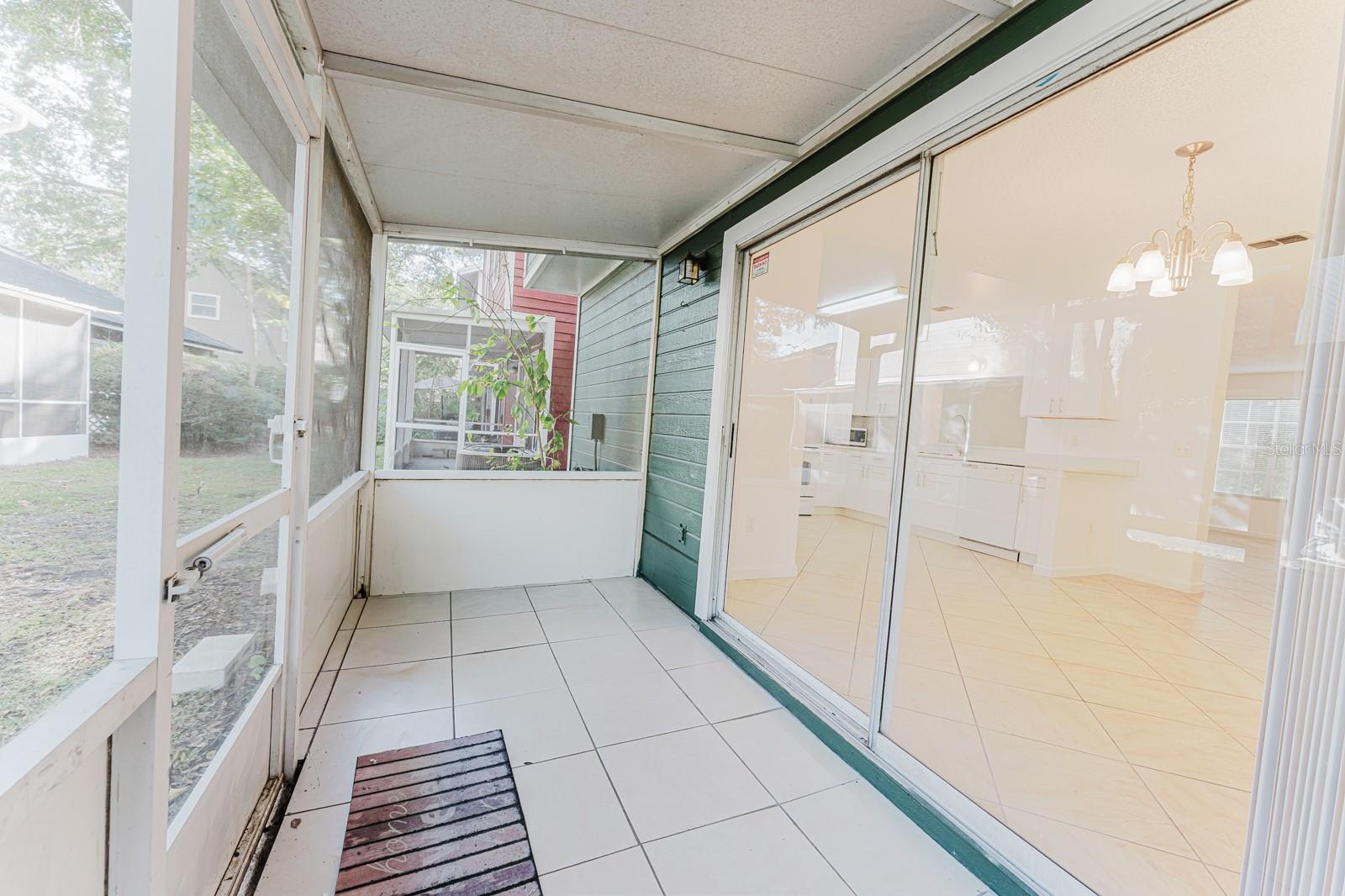 Image 14 of 26 For 5990 Scotchwood Glen 104