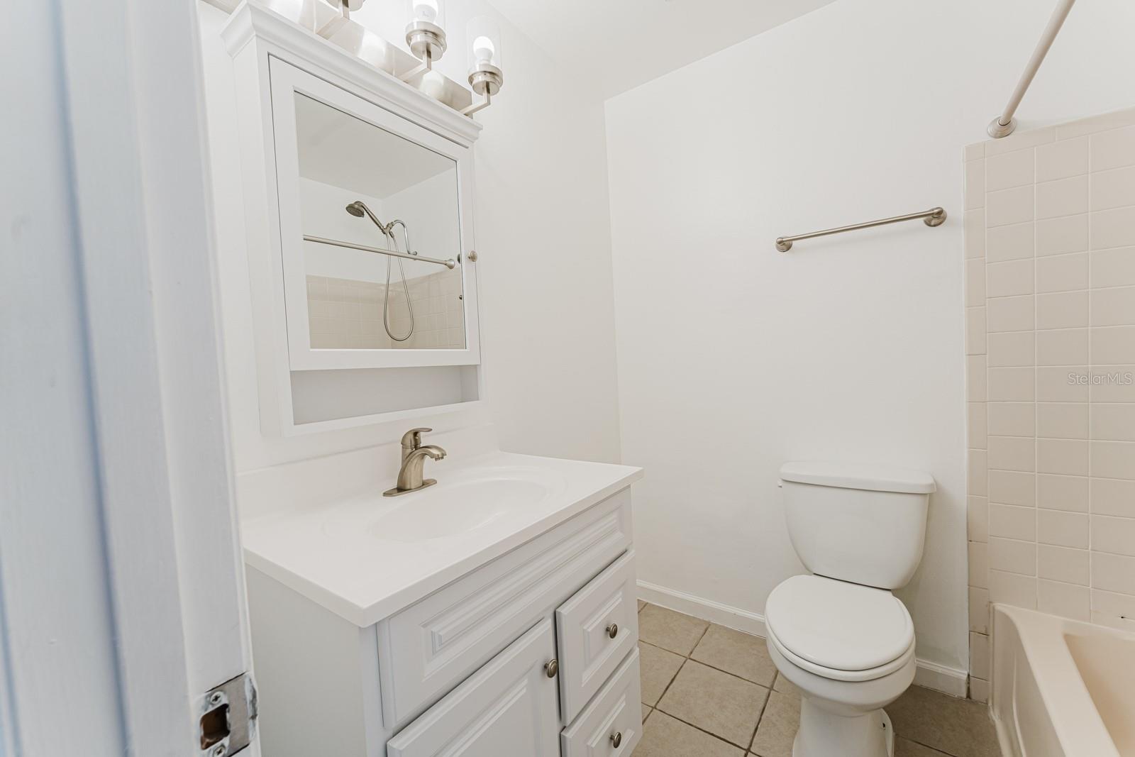 Image 24 of 26 For 5990 Scotchwood Glen 104