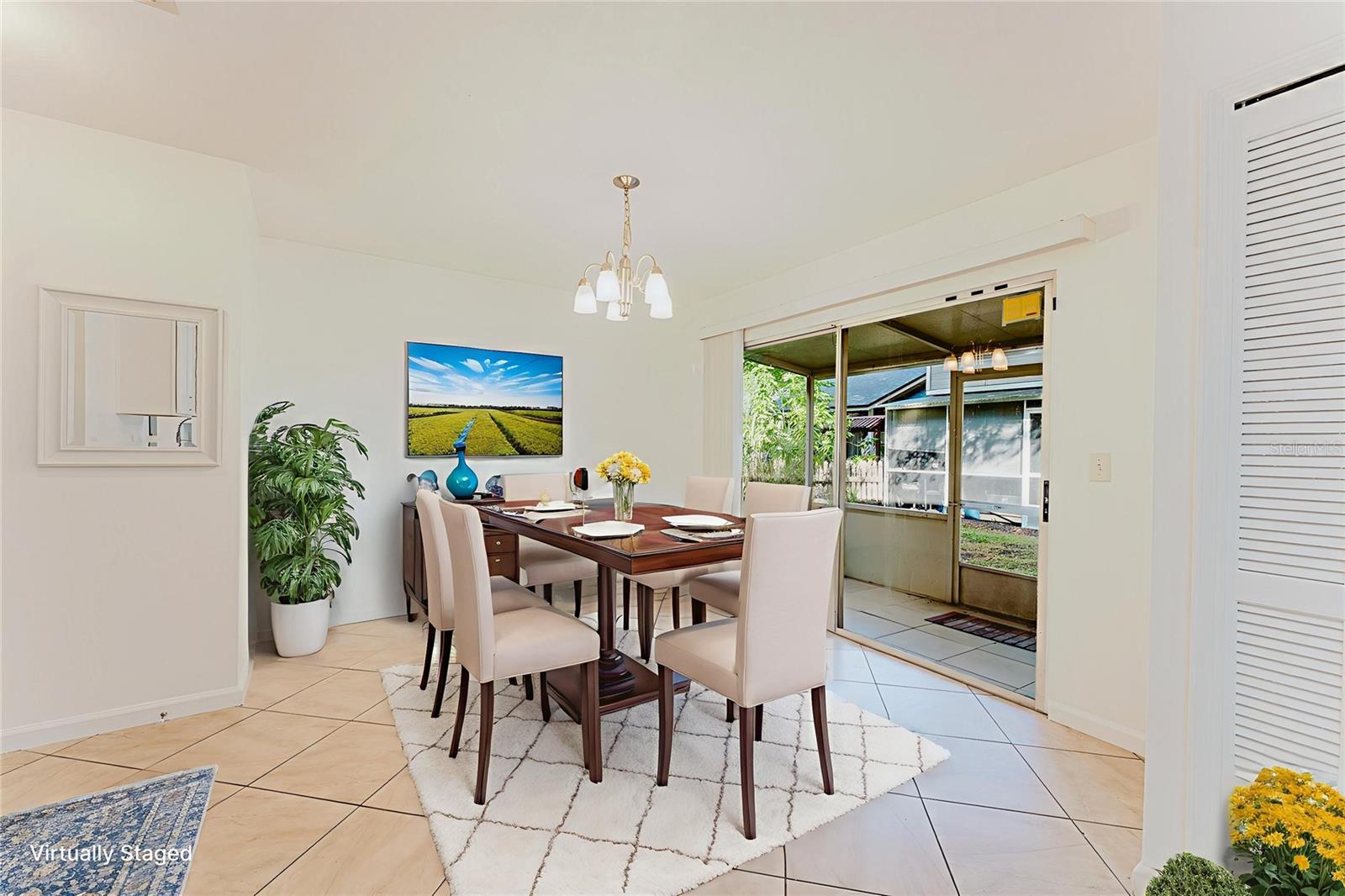 Image 6 of 26 For 5990 Scotchwood Glen 104