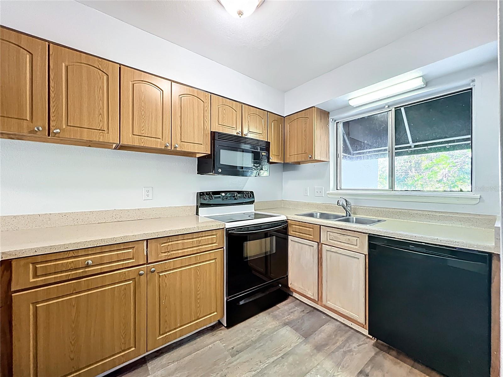 Image 13 of 50 For 4117 Semoran Boulevard 14