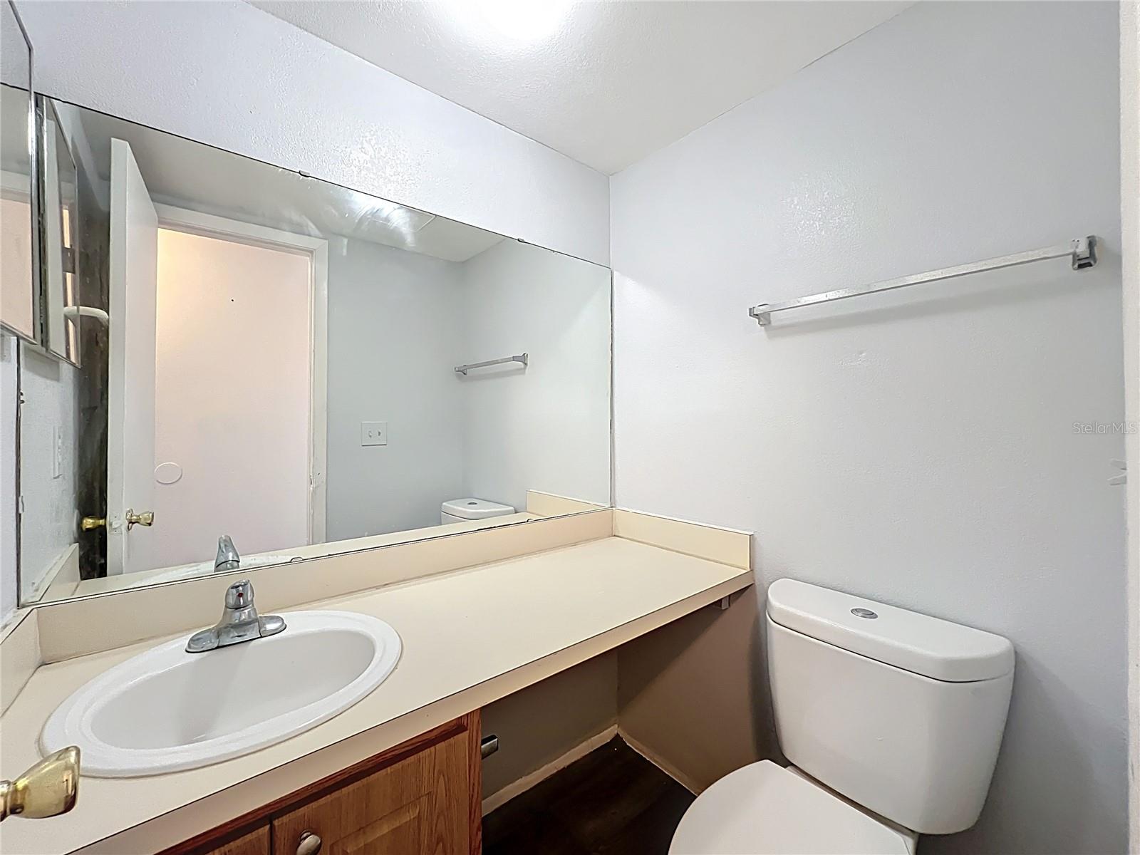 Image 40 of 50 For 4117 Semoran Boulevard 14