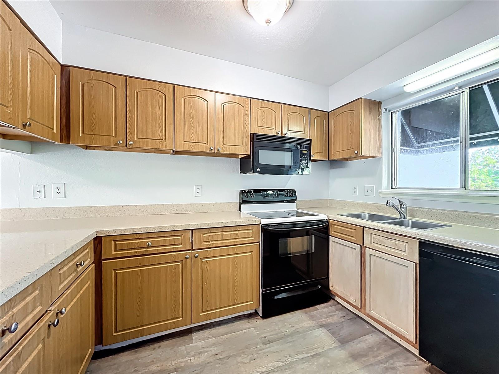 Image 8 of 50 For 4117 Semoran Boulevard 14