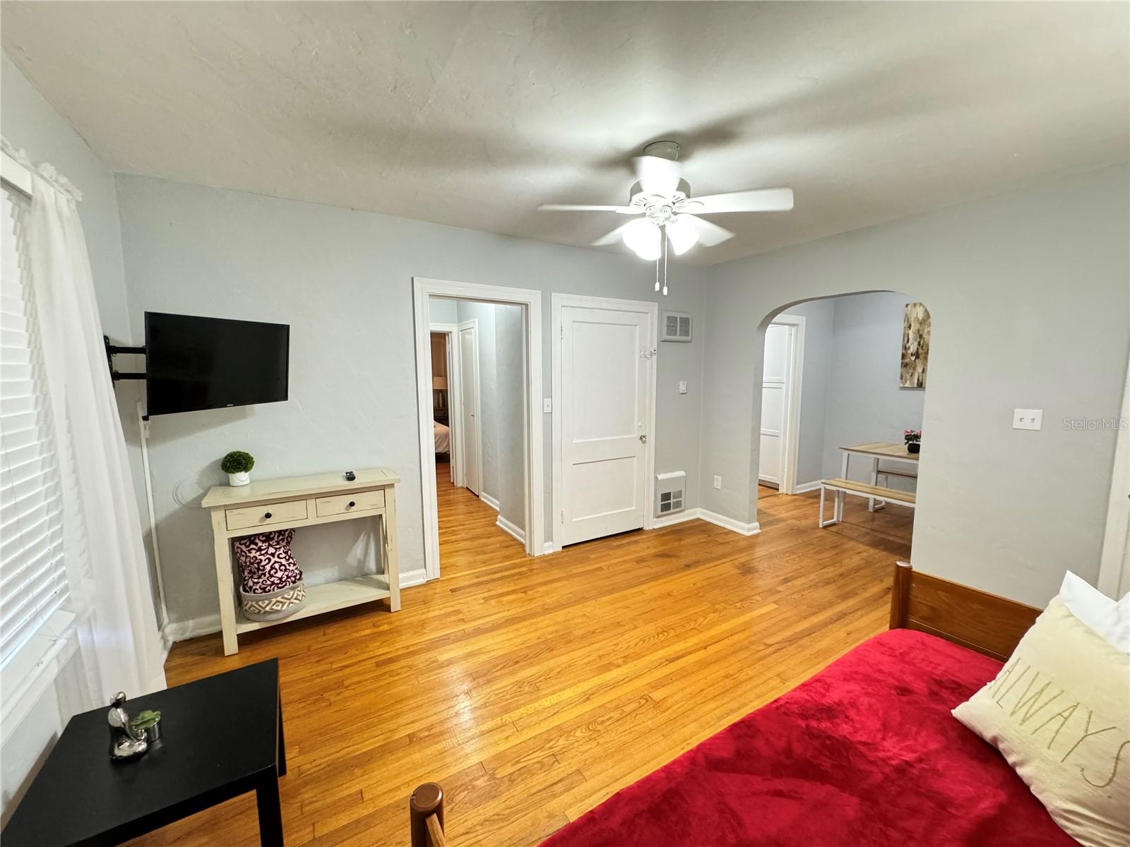 Image 4 of 16 For 607 Harwood Street 607