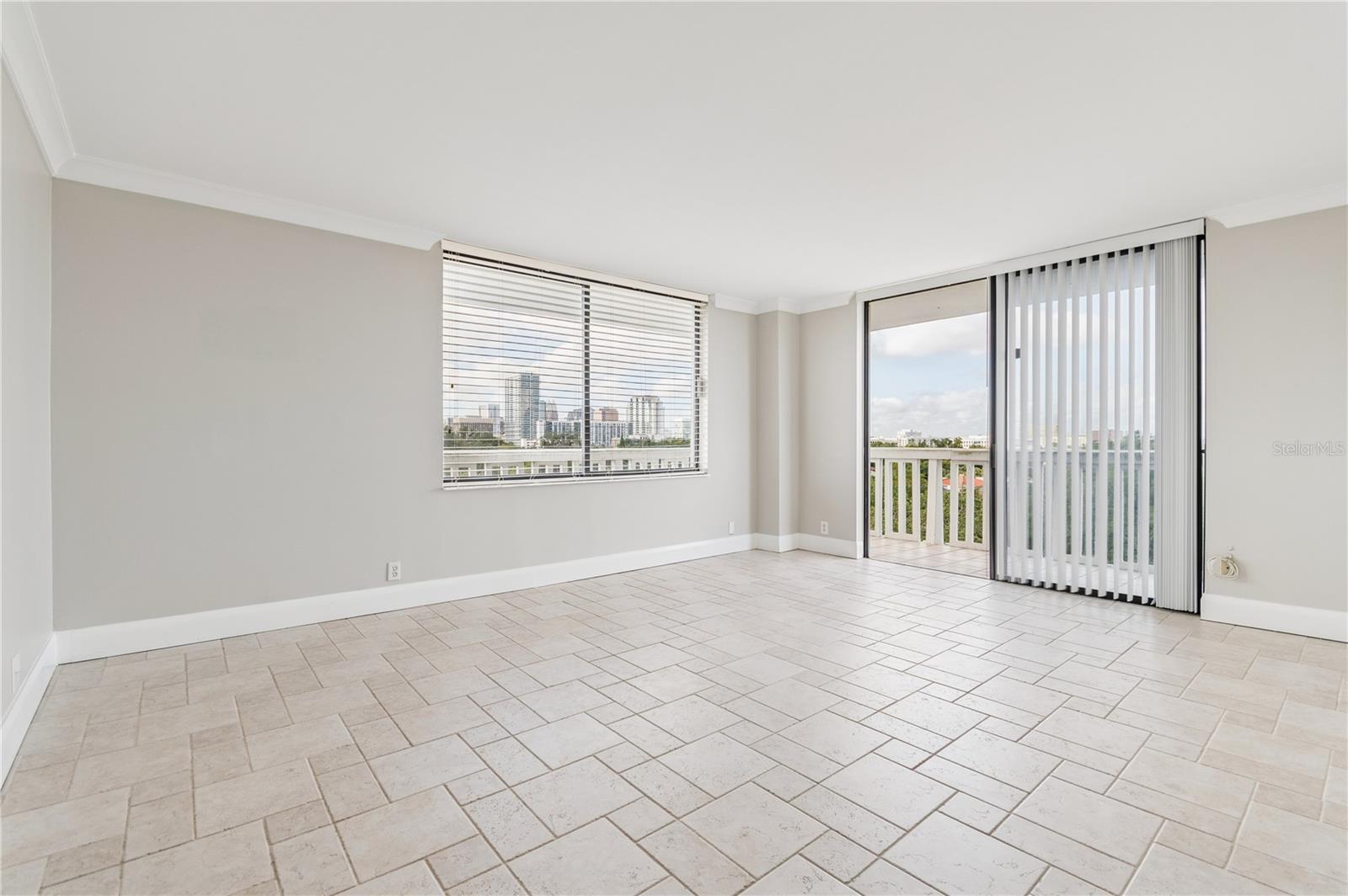 Image 11 of 32 For 400 Colonial Drive 602