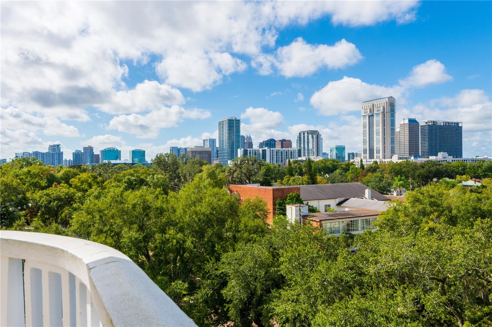 Image 24 of 32 For 400 Colonial Drive 602