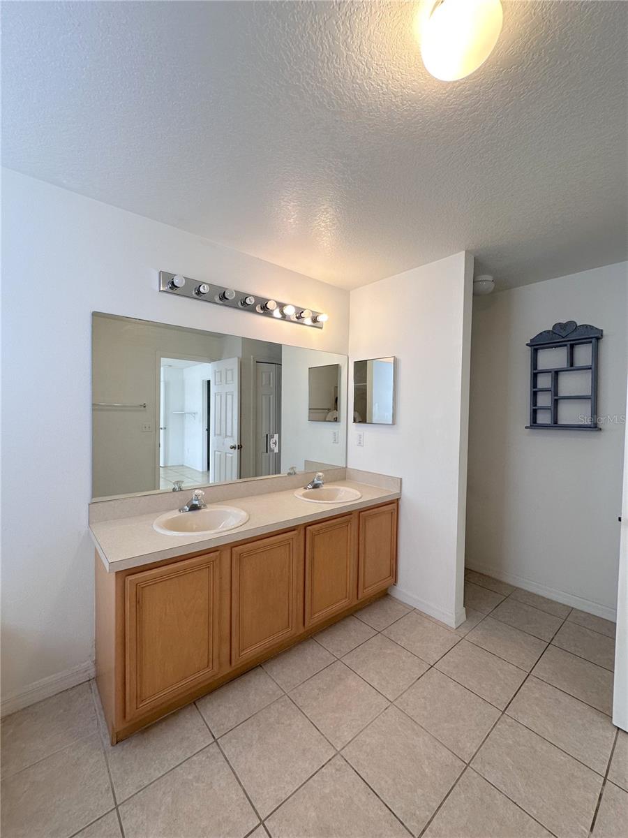 Image 20 of 34 For 8438 Lainie Lane