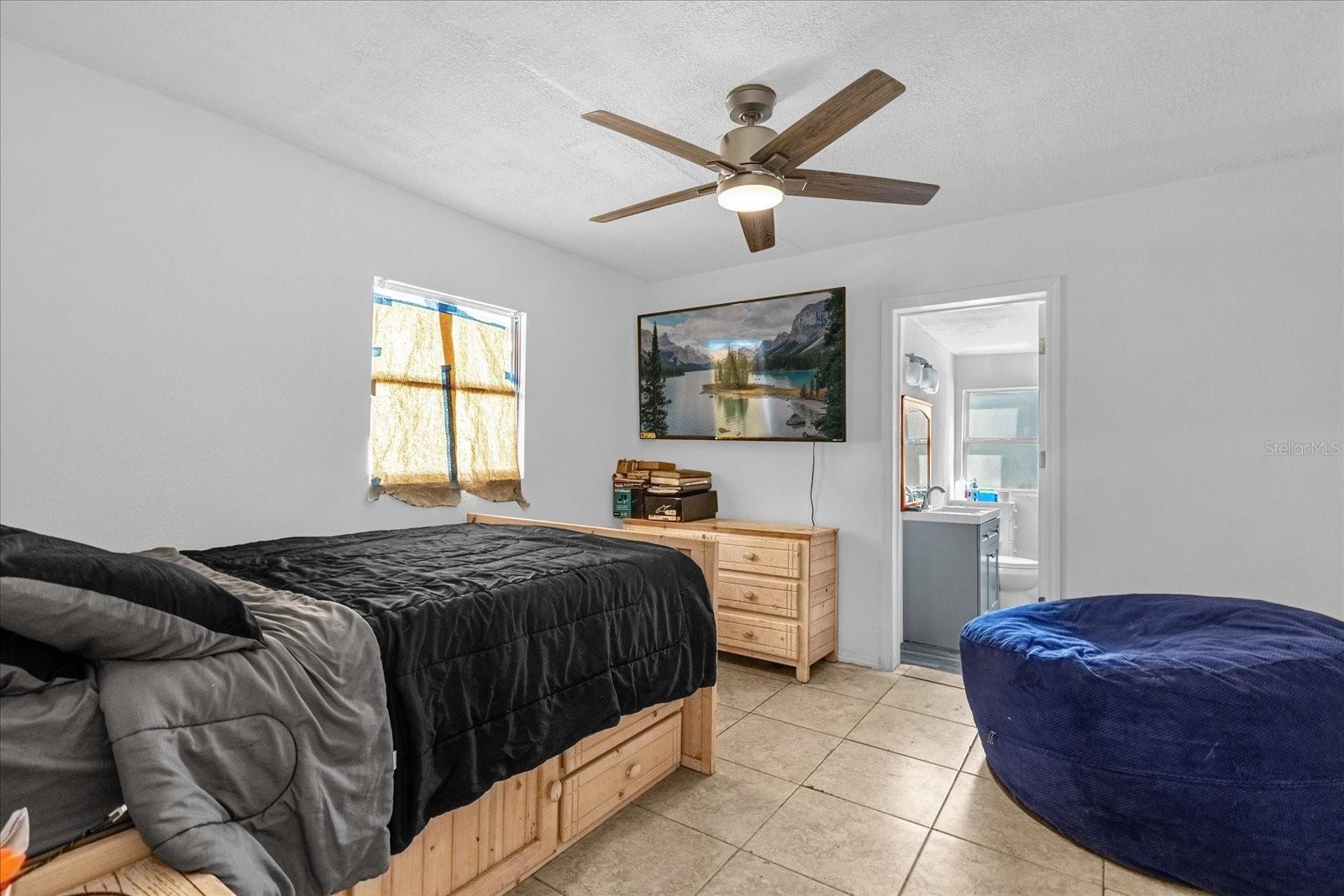 Image 13 of 19 For 2413 Marlboro Street