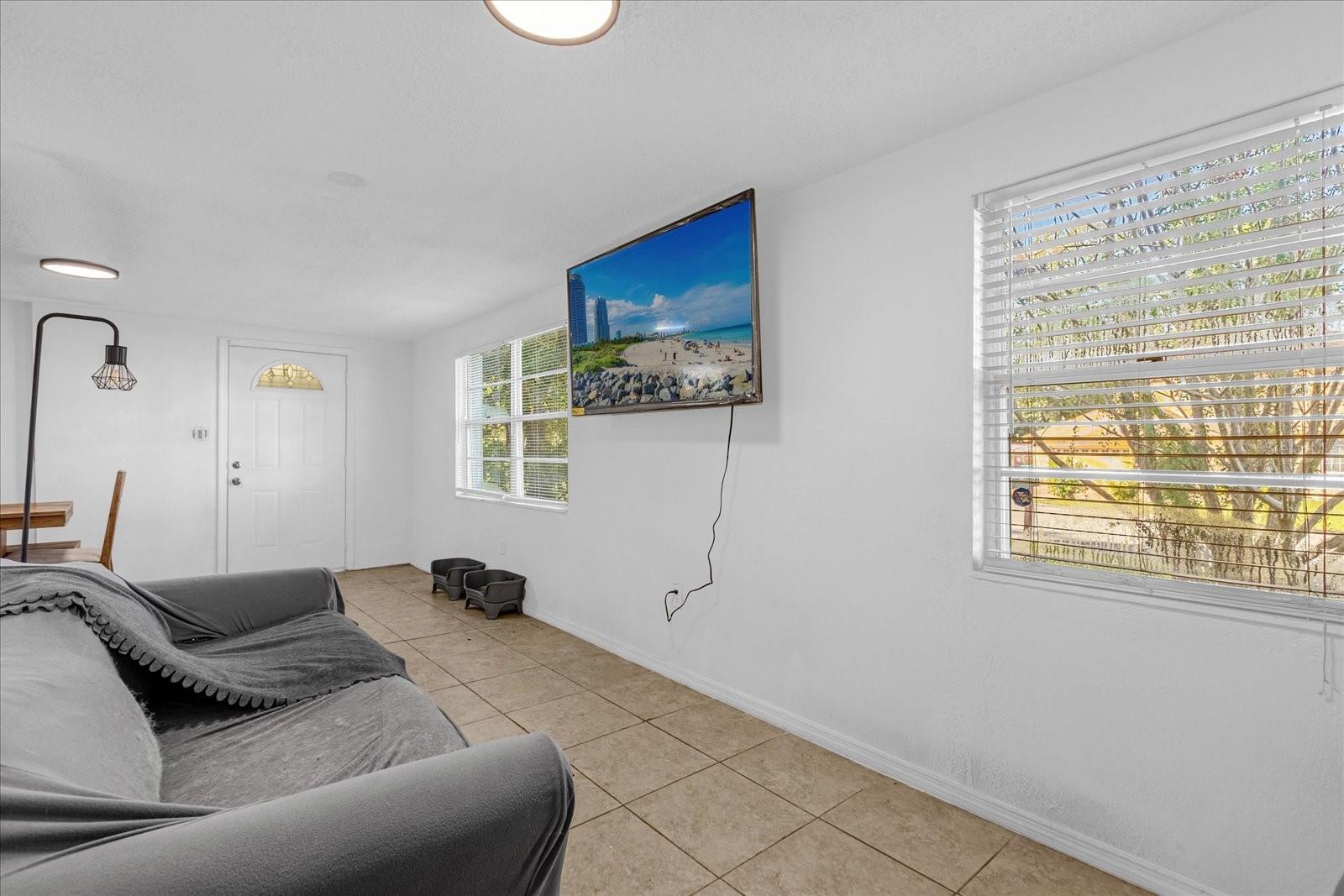 Image 4 of 19 For 2413 Marlboro Street