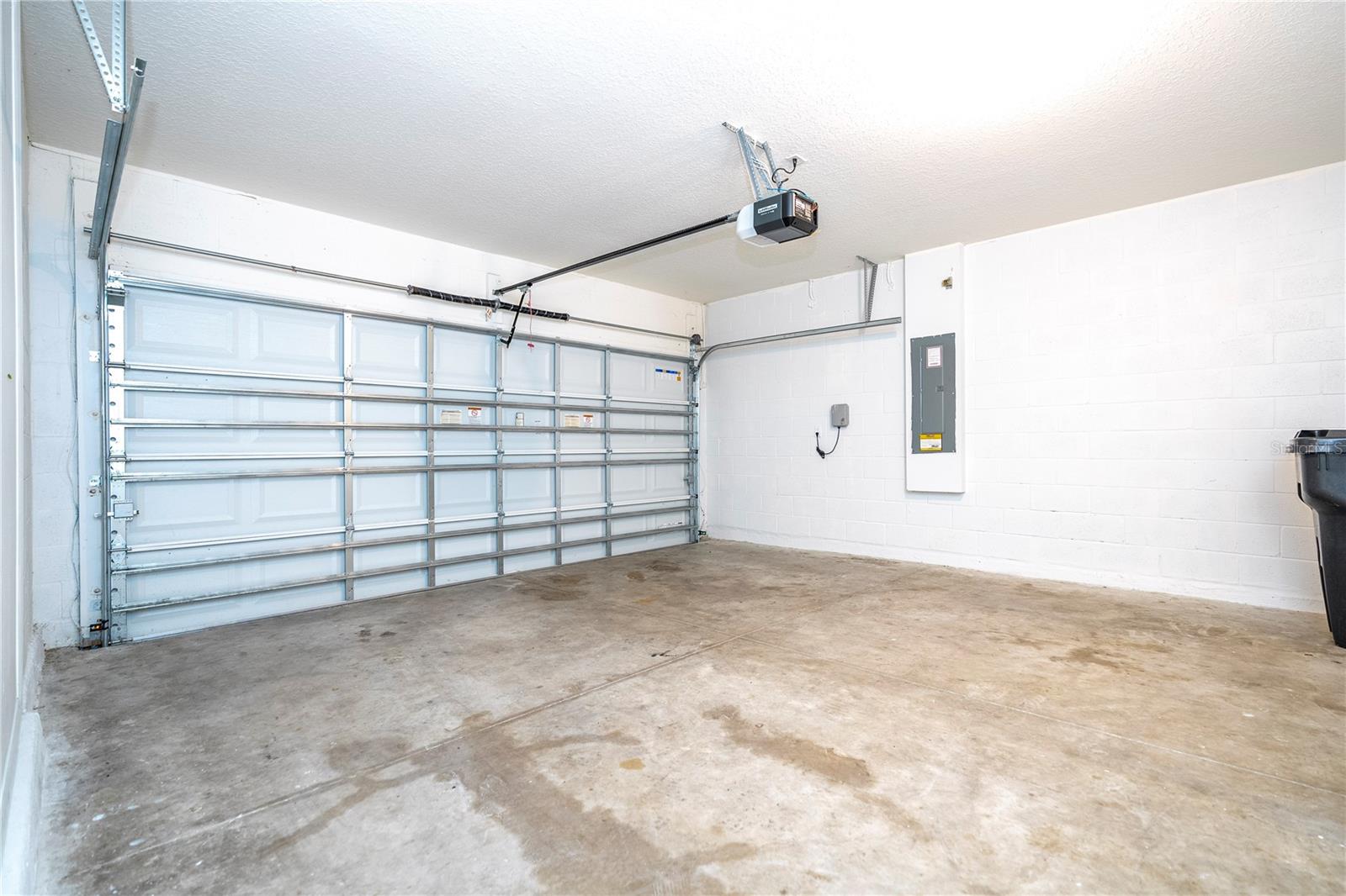 Image 22 of 83 For 2132 Desert Rose Drive