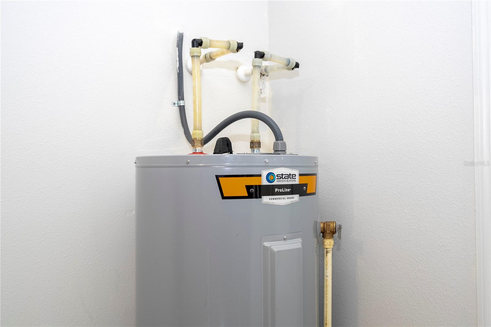 Image 26 of 83 For 2132 Desert Rose Drive