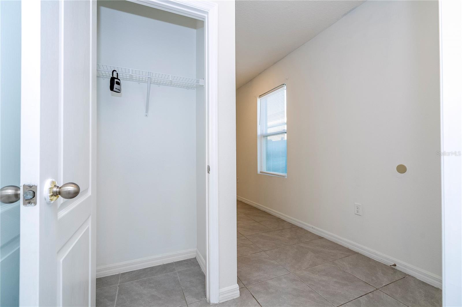 Image 27 of 83 For 2132 Desert Rose Drive