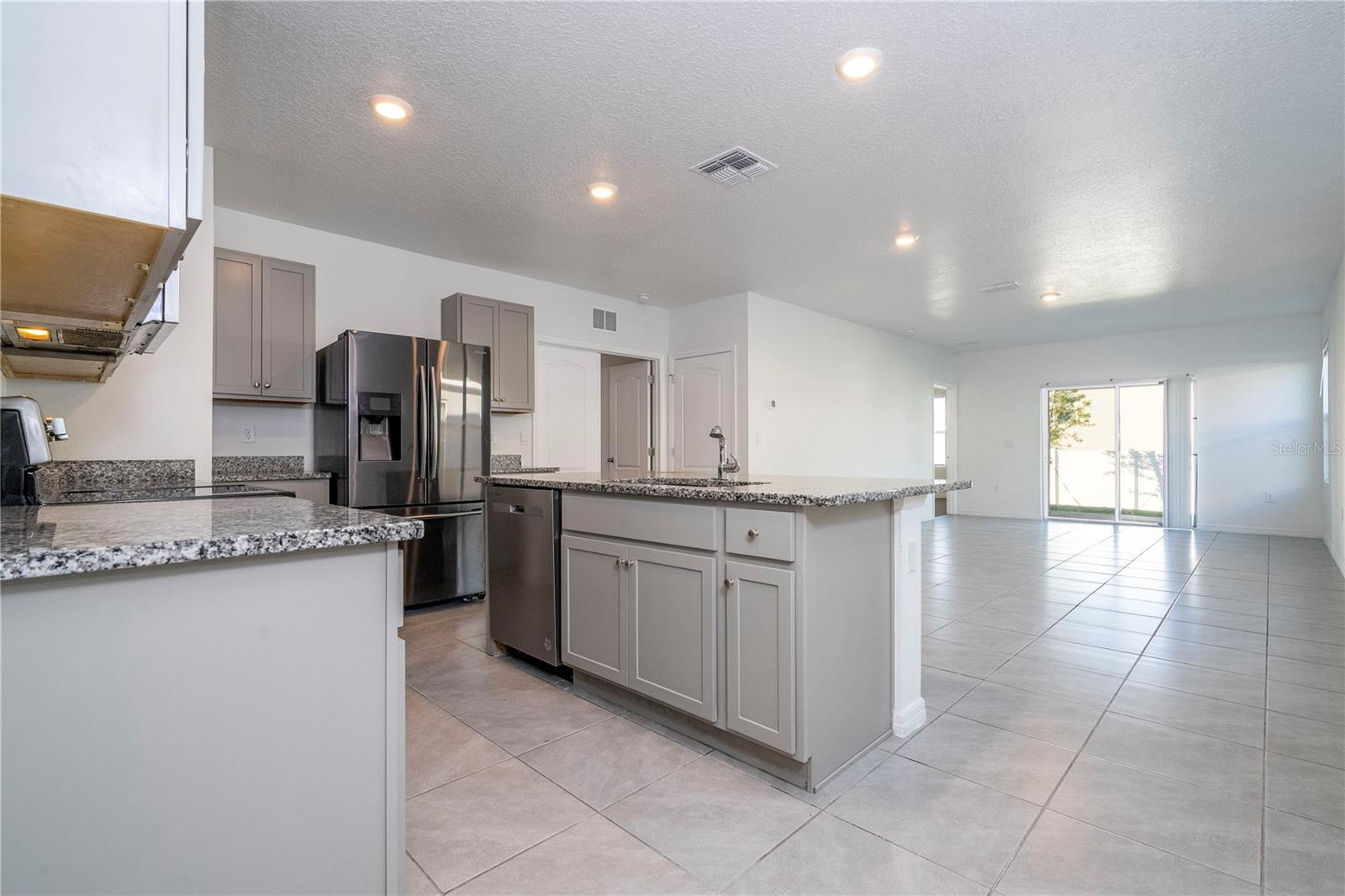 Image 36 of 83 For 2132 Desert Rose Drive