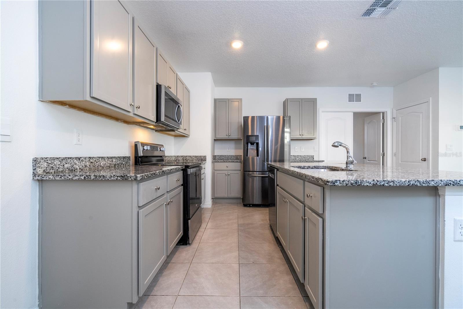 Image 37 of 83 For 2132 Desert Rose Drive