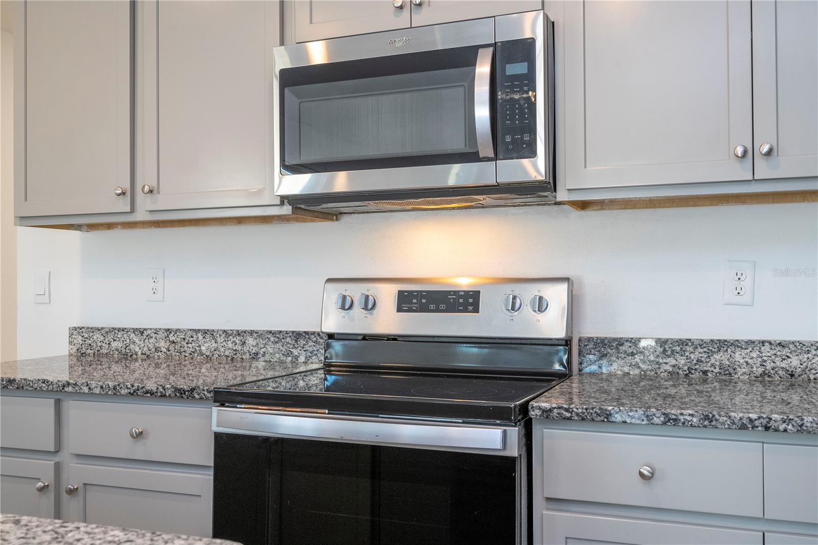 Image 43 of 83 For 2132 Desert Rose Drive