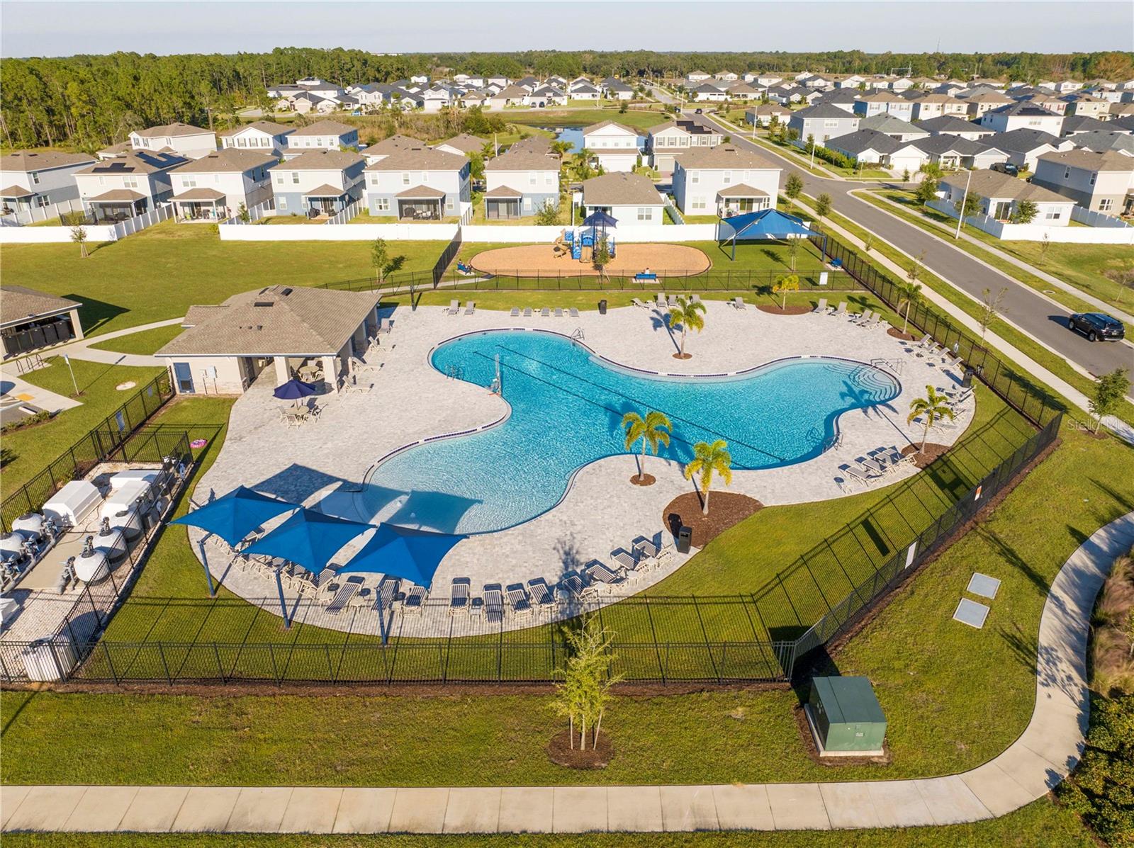 Image 80 of 83 For 2132 Desert Rose Drive