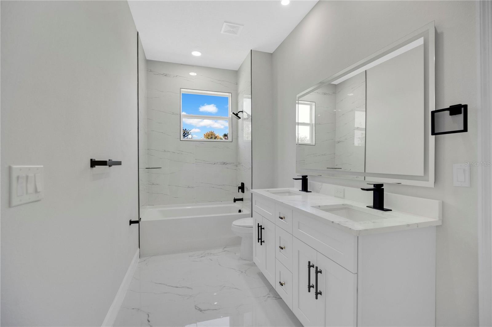 Image 15 of 28 For 1132 Morse Street