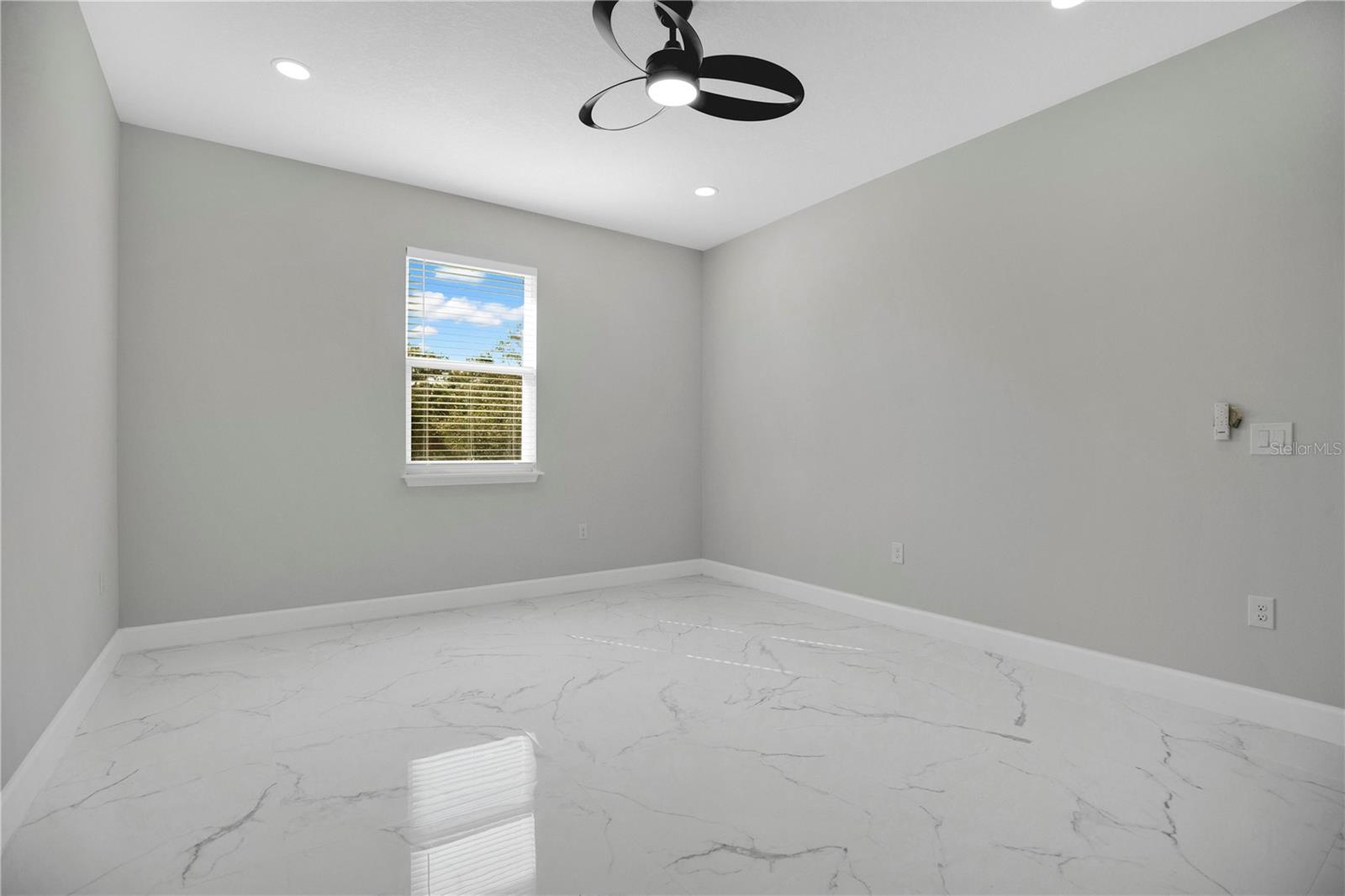 Image 17 of 28 For 1132 Morse Street