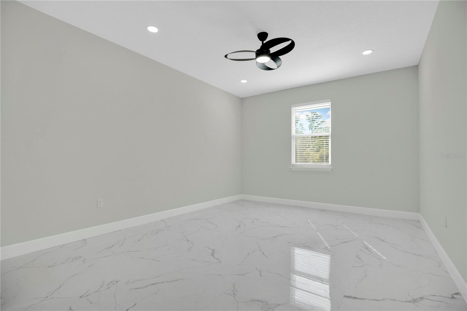 Image 18 of 28 For 1132 Morse Street