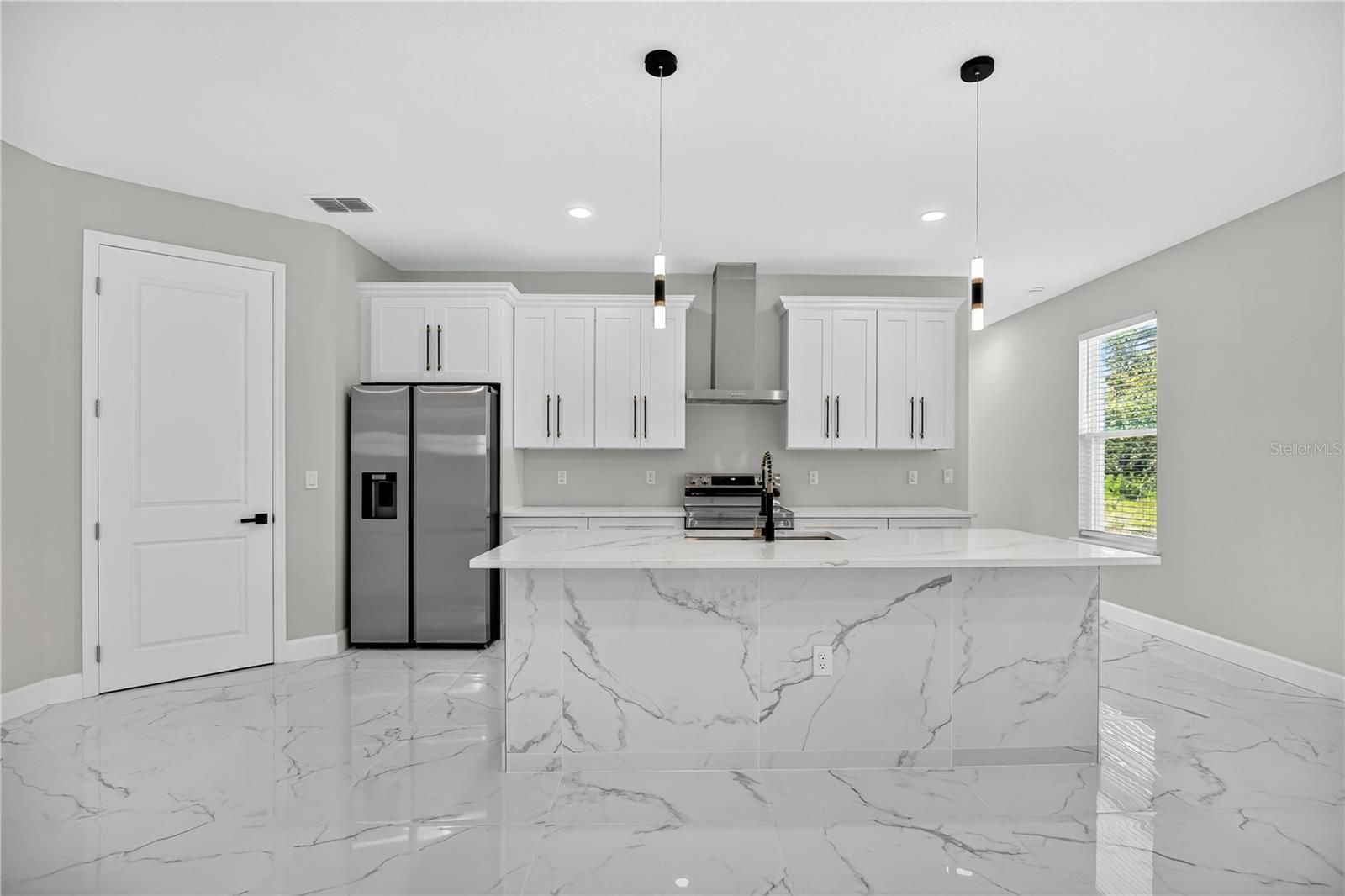 Image 5 of 28 For 1132 Morse Street