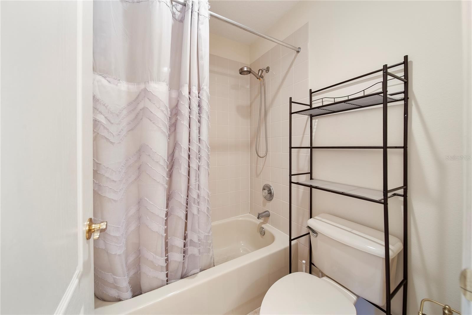 Image 29 of 50 For 10460 Wiscane Avenue