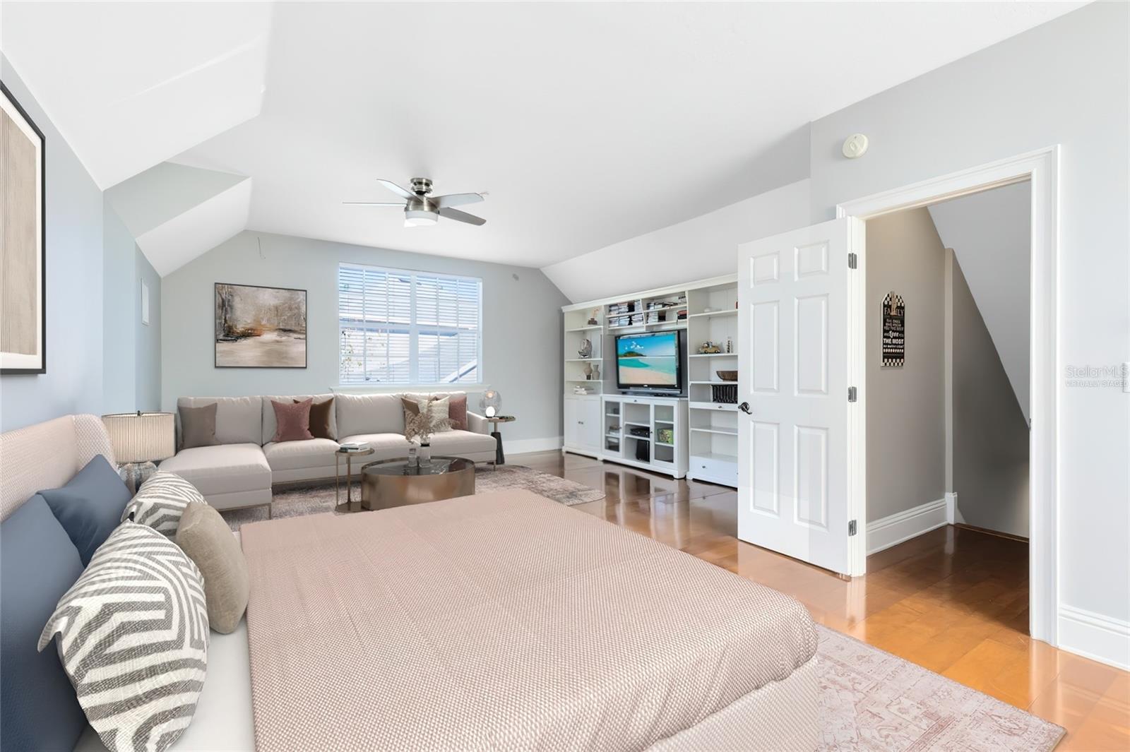 Image 31 of 51 For 9598 Pine Lily Street