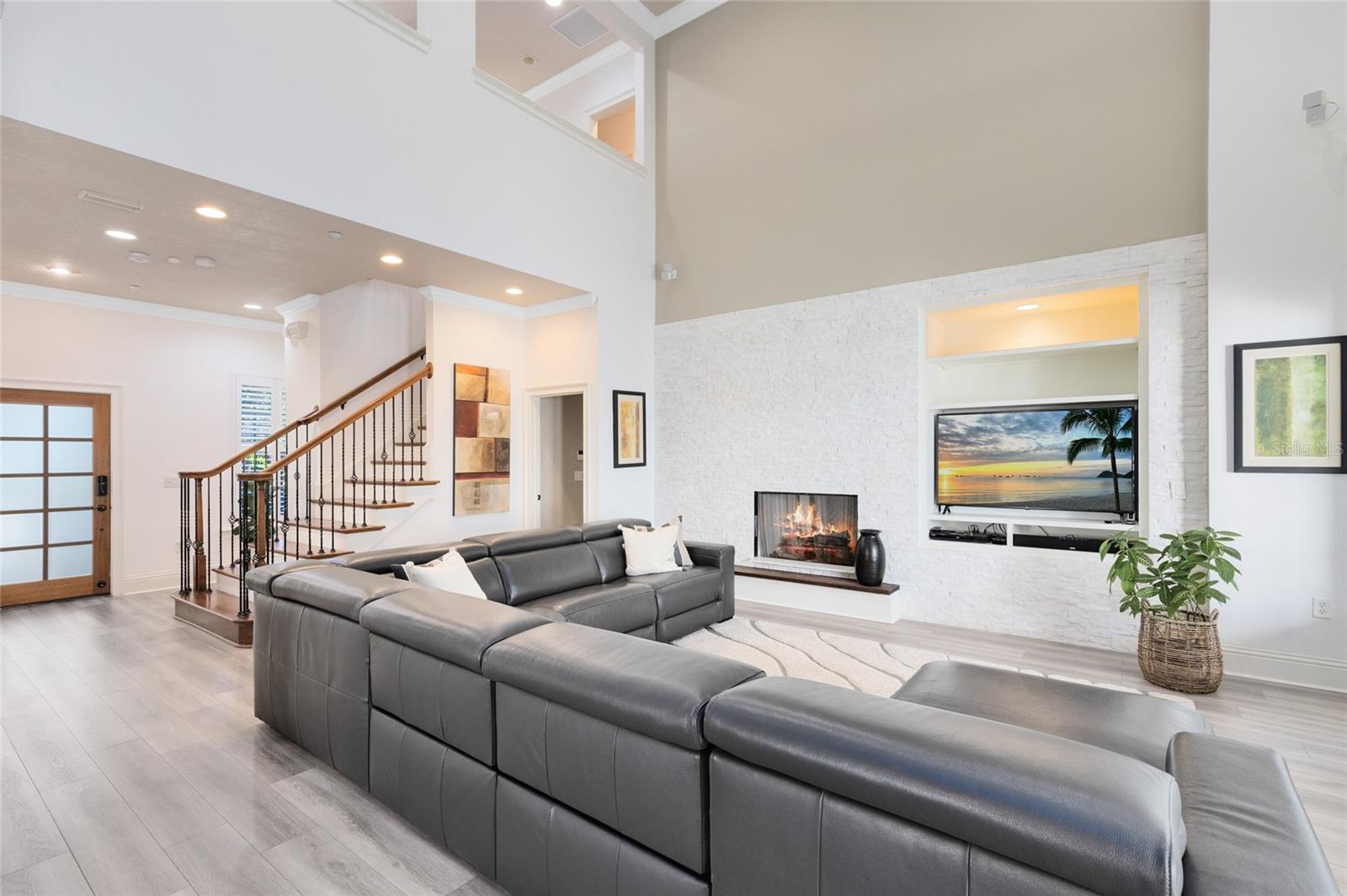 Image 7 of 51 For 9598 Pine Lily Street