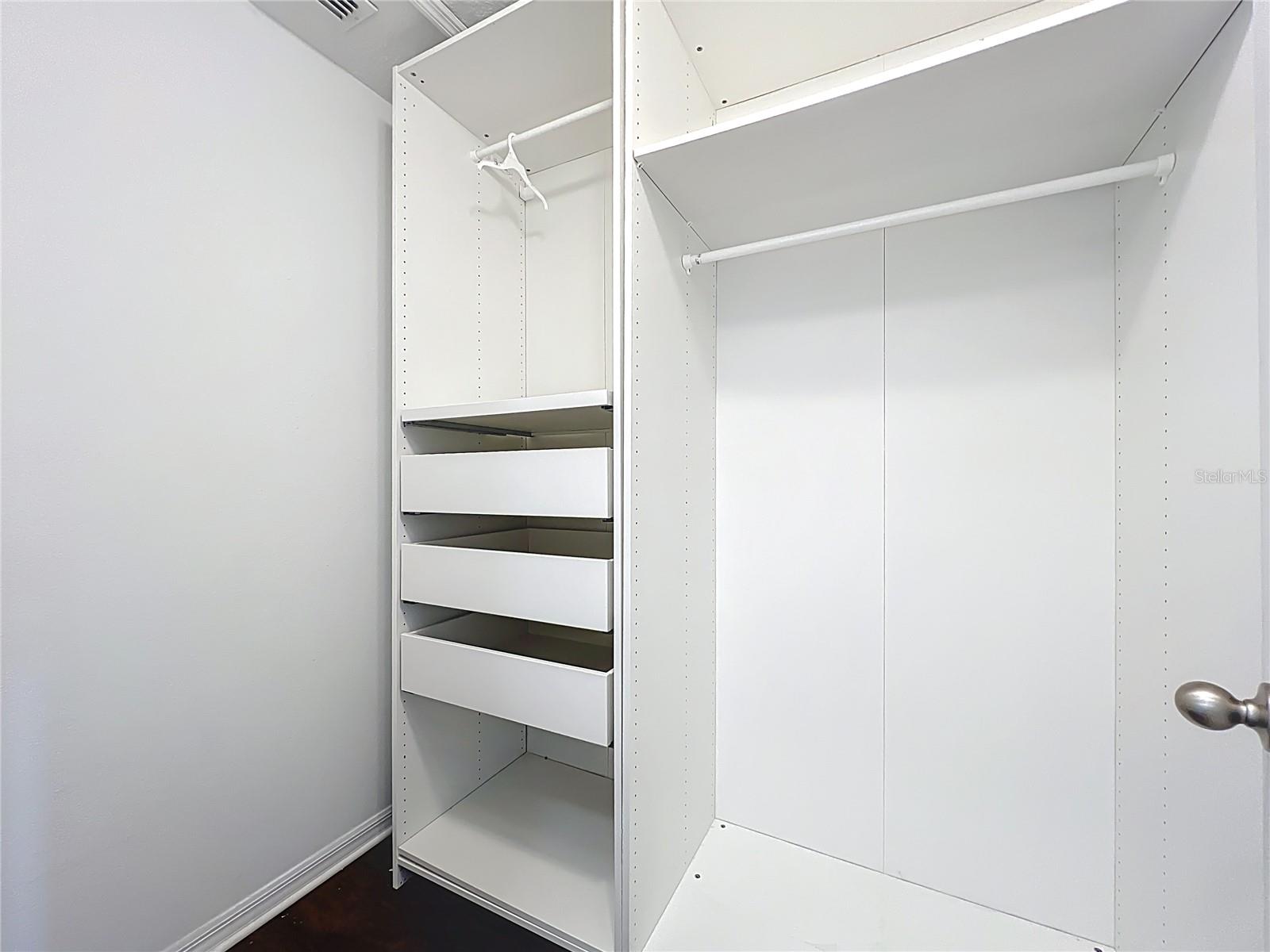 Image 33 of 61 For 4886 Matteo Trail