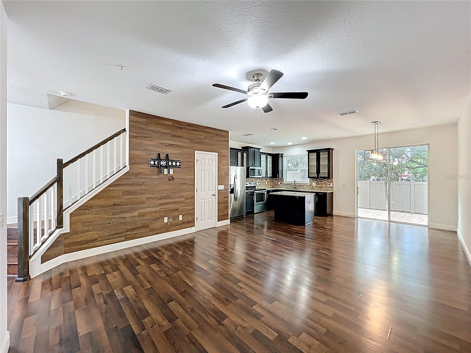 Image 5 of 61 For 4886 Matteo Trail