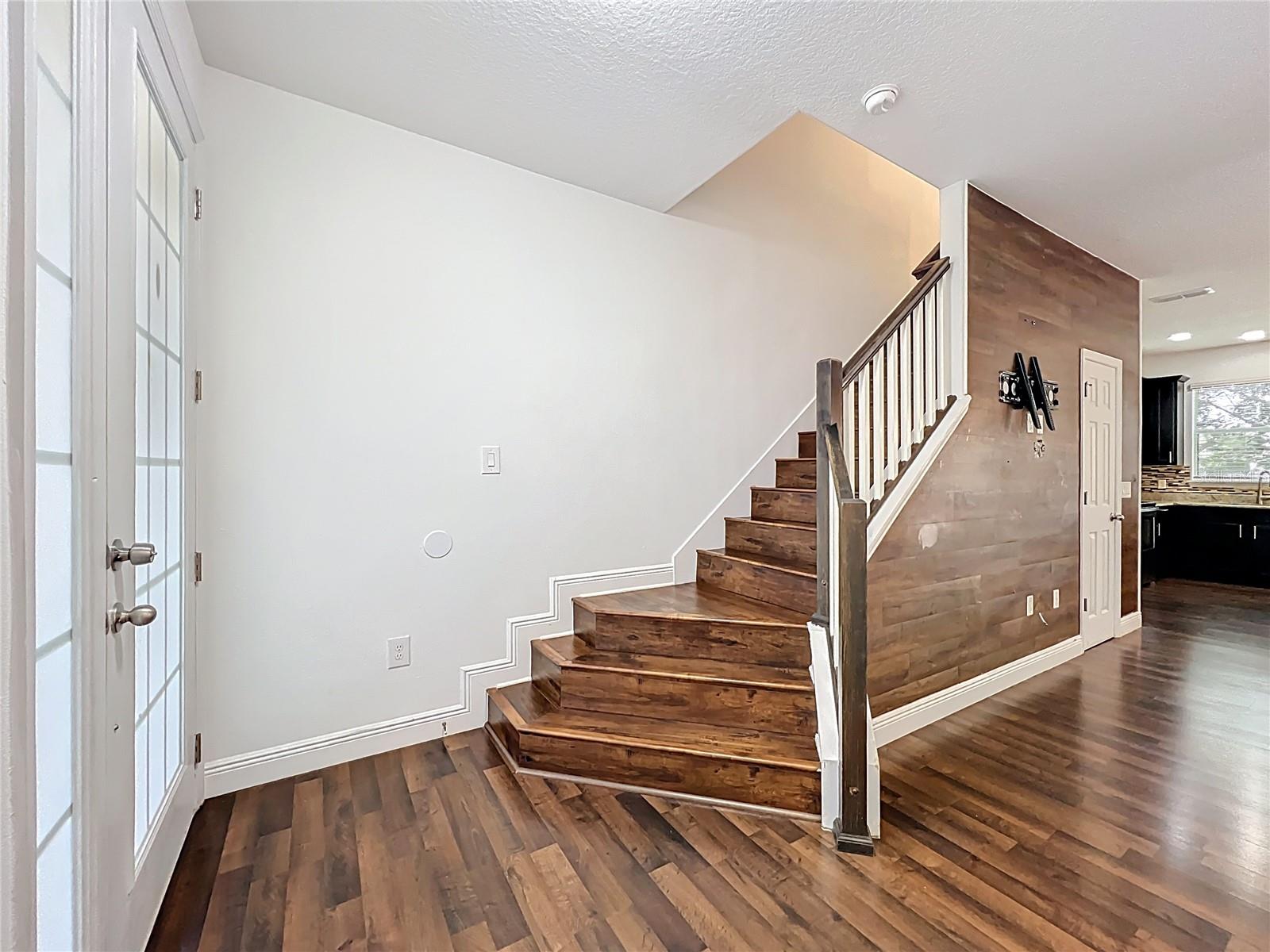 Image 6 of 61 For 4886 Matteo Trail