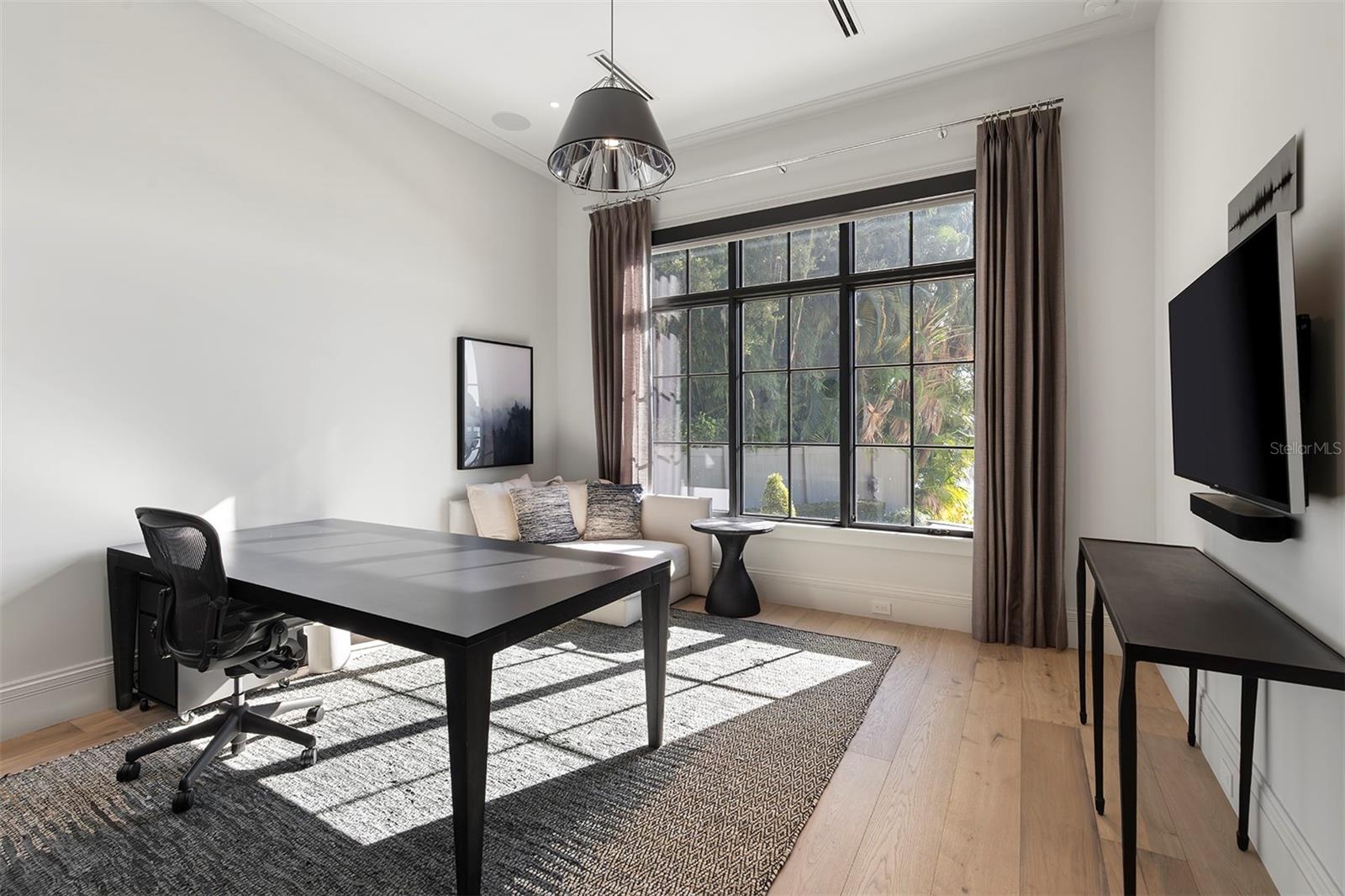 Image 16 of 47 For 1920 Lakeside Drive