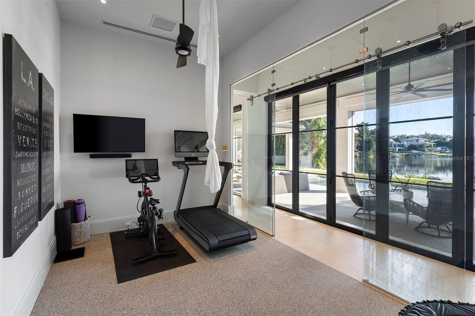 Image 18 of 47 For 1920 Lakeside Drive