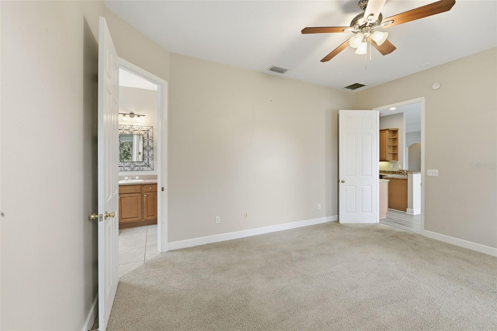 Image 16 of 36 For 609 Renner Road