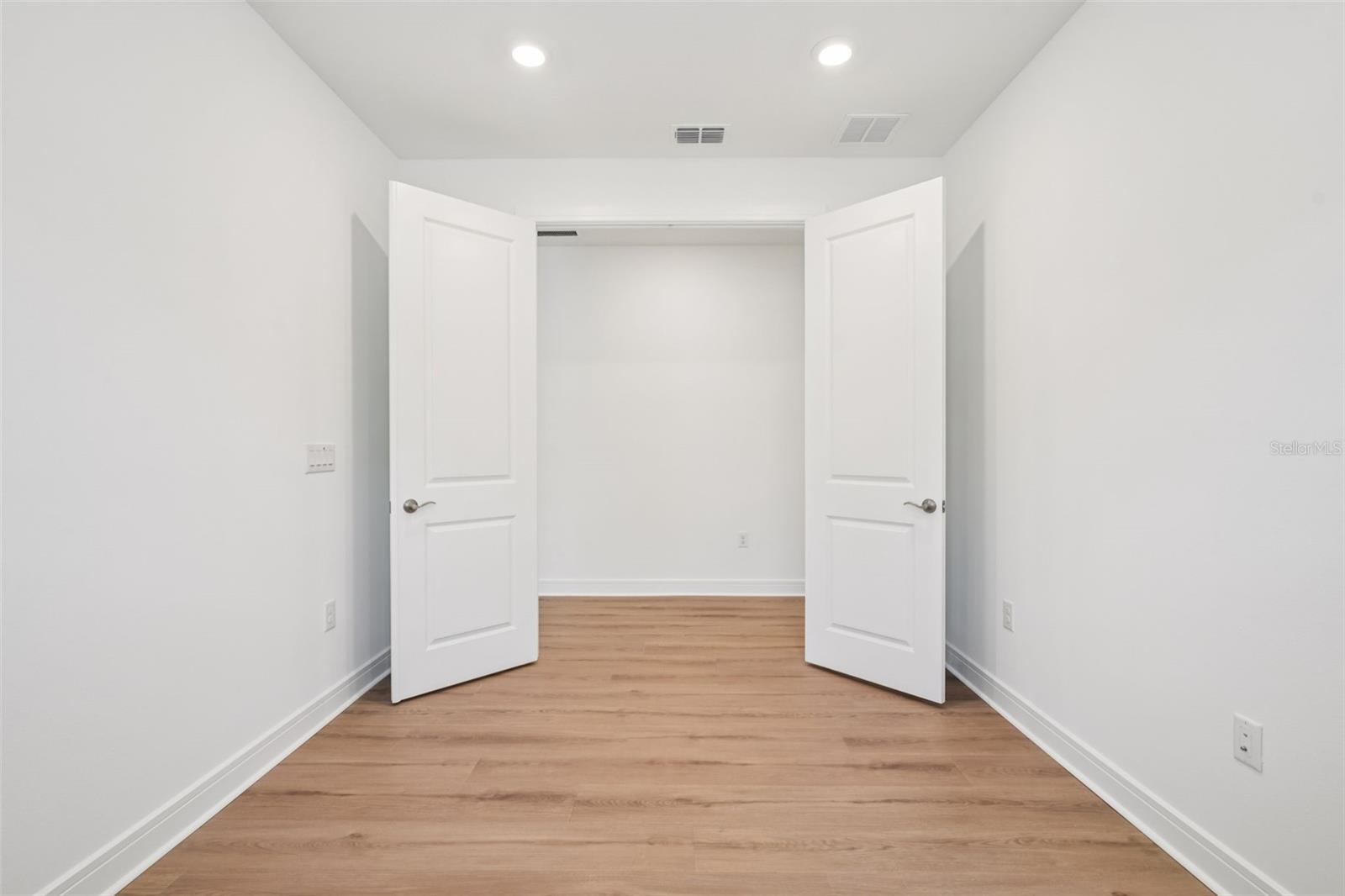 Image 20 of 29 For 5236 88th Circle