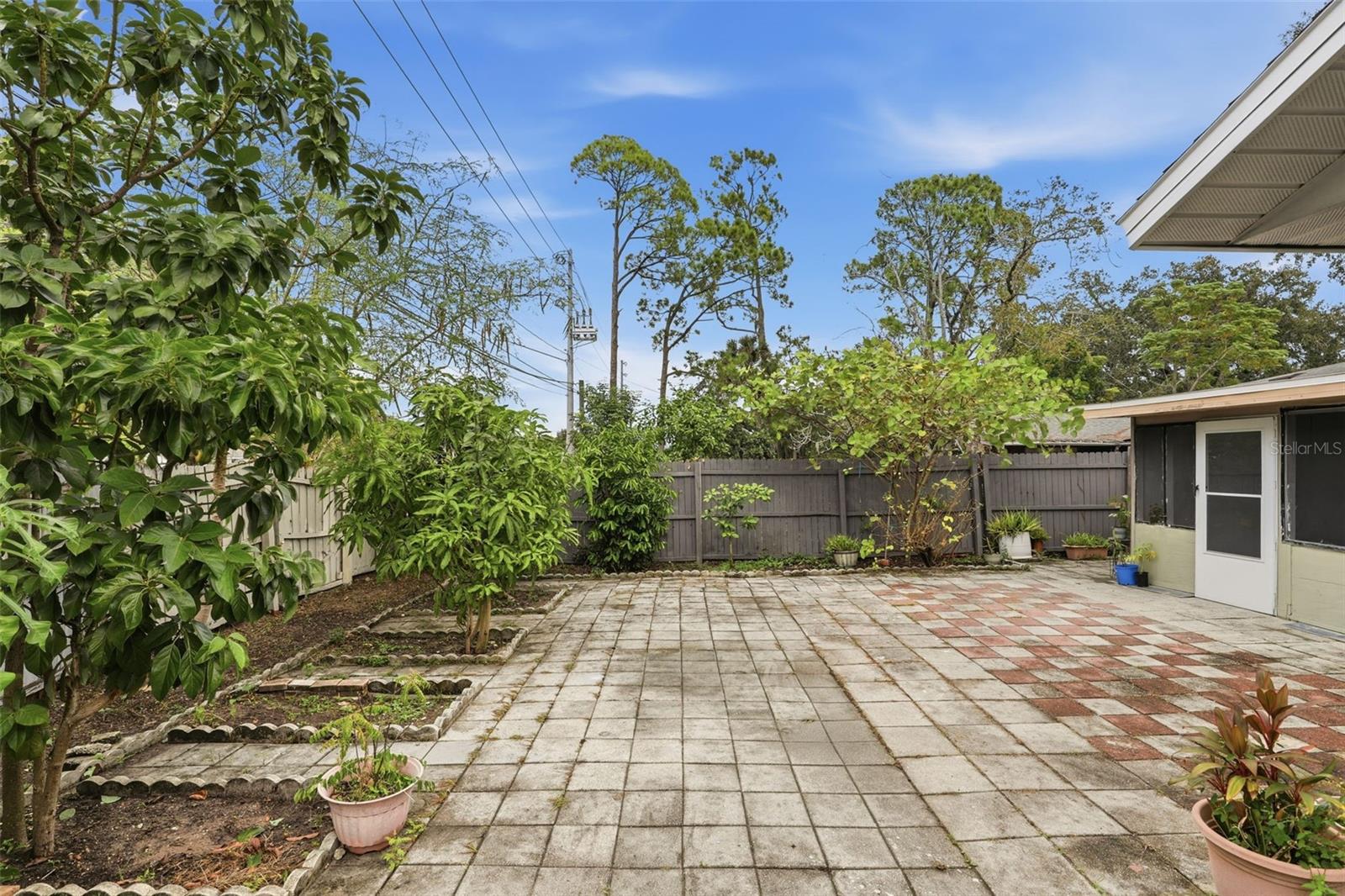 Image 23 of 25 For 7503 Delphia Street