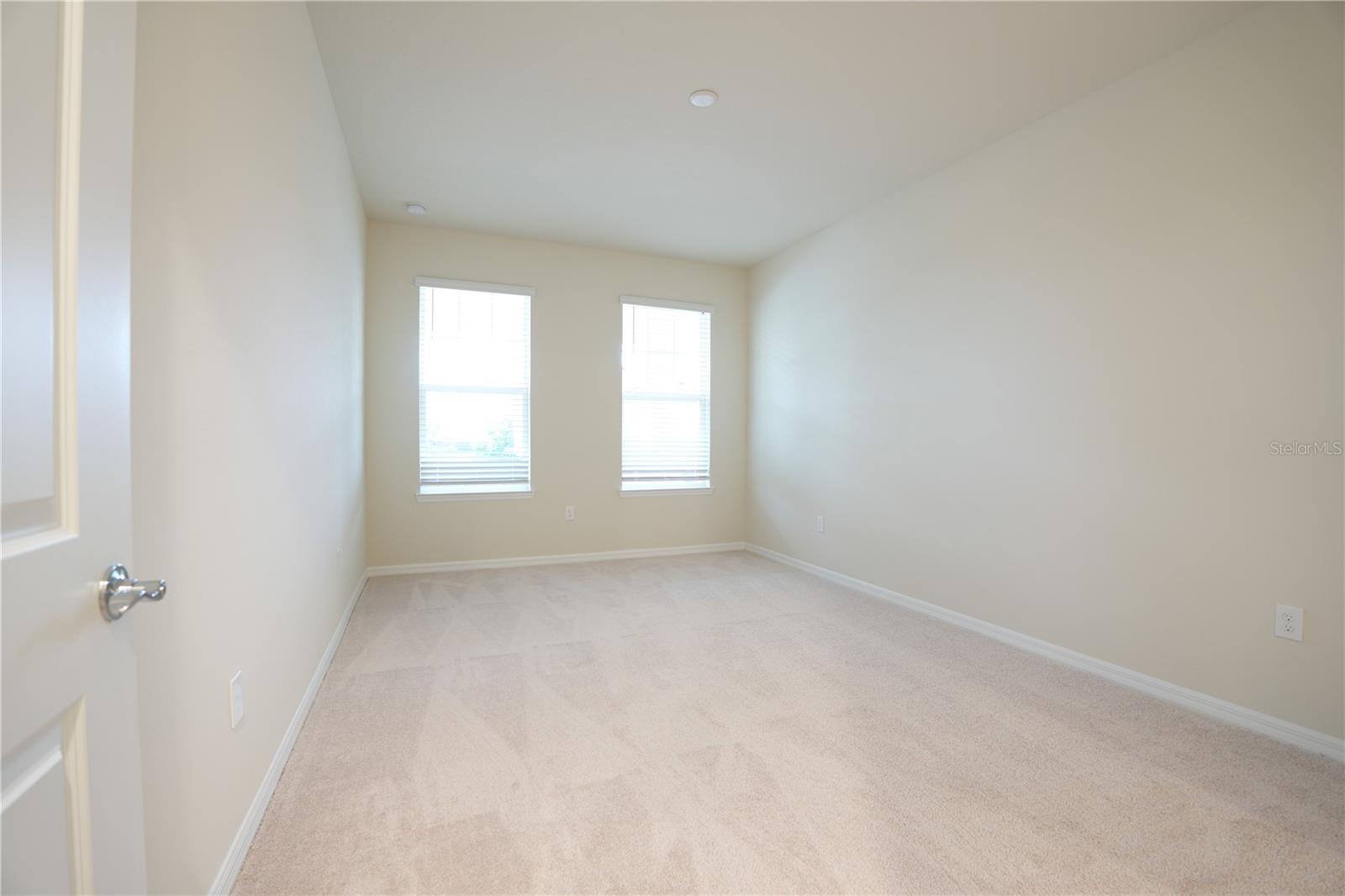 Image 11 of 37 For 268 Summer Pine Street