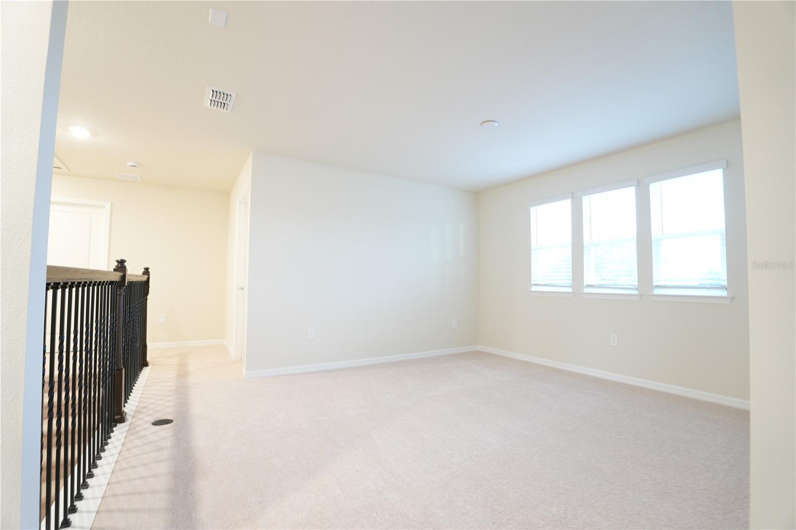 Image 17 of 37 For 268 Summer Pine Street