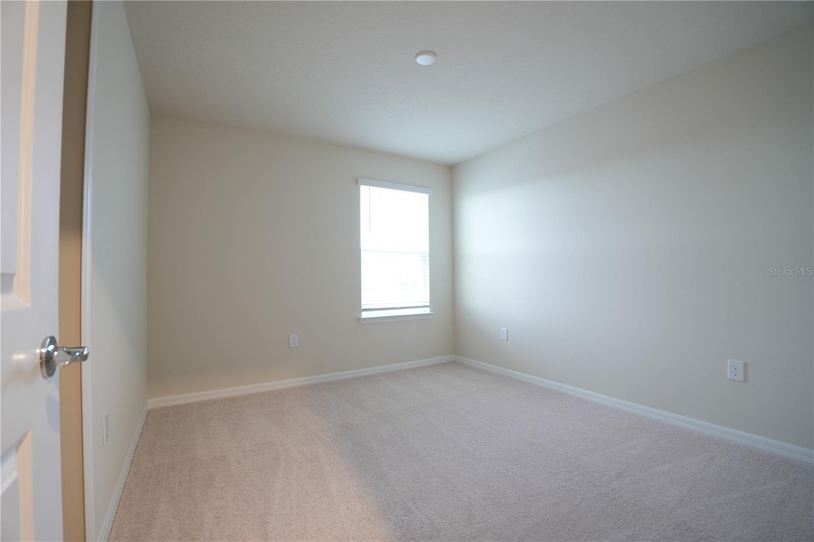 Image 20 of 37 For 268 Summer Pine Street