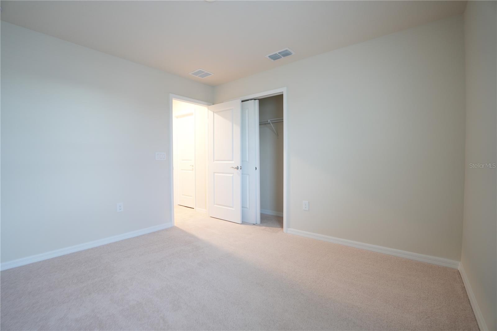 Image 21 of 37 For 268 Summer Pine Street