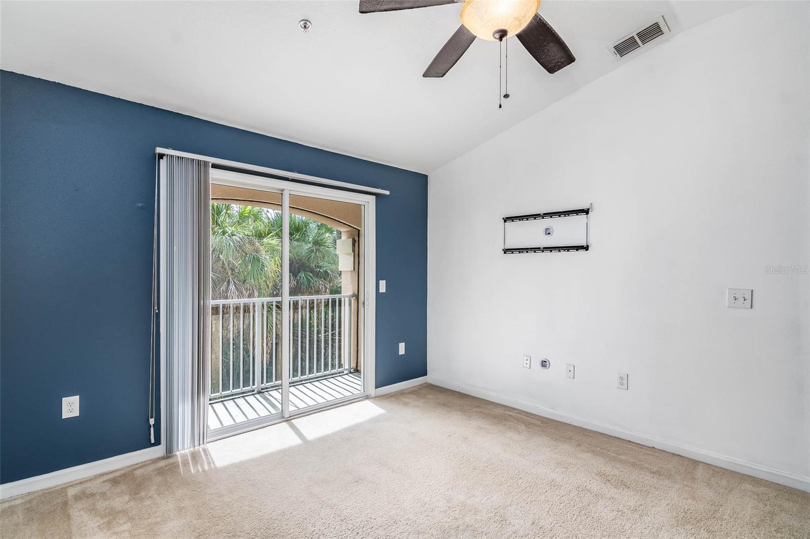 Image 21 of 30 For 4047 Meander Place 206