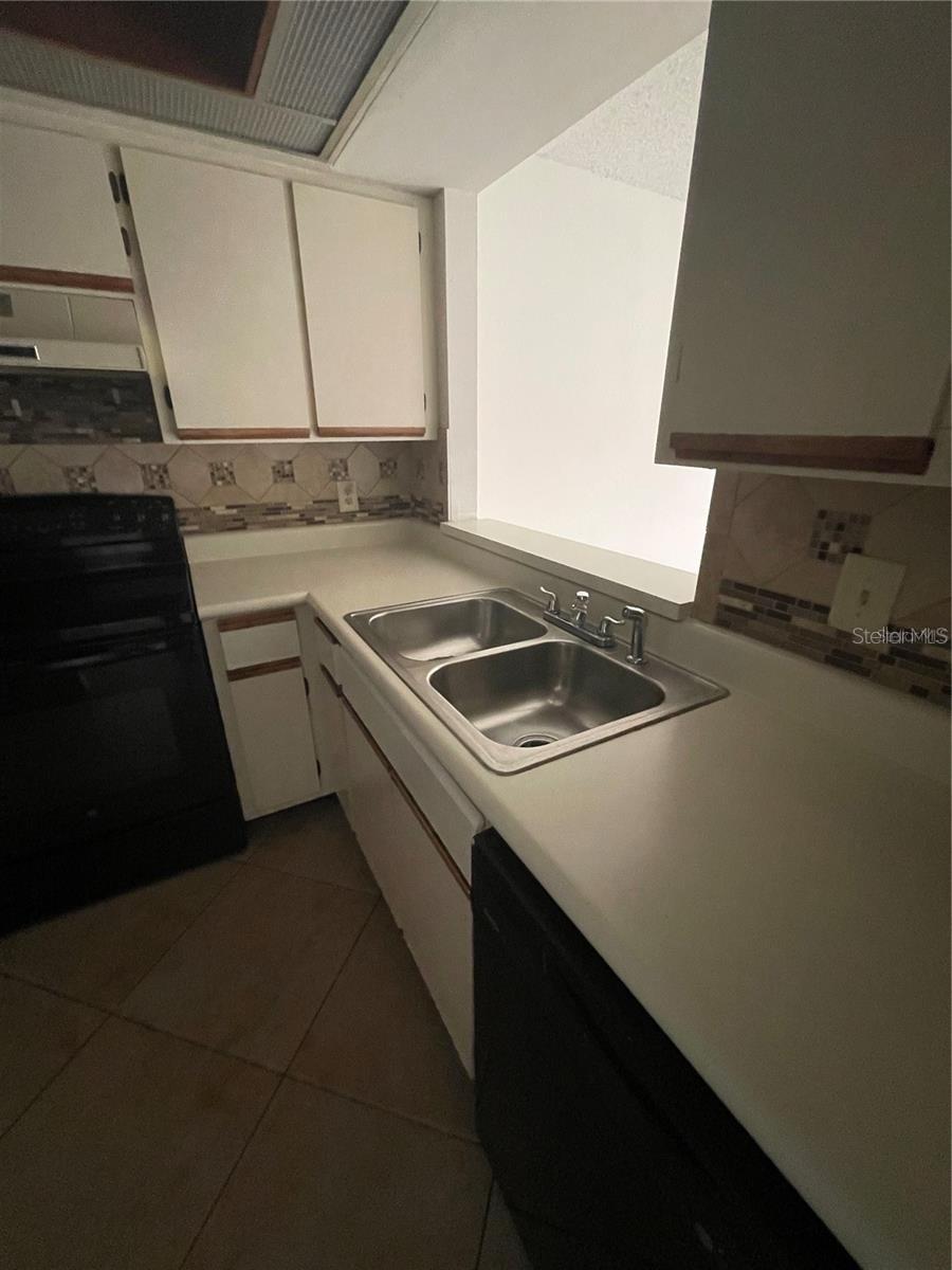 Image 11 of 15 For 3100 Semoran Boulevard 11