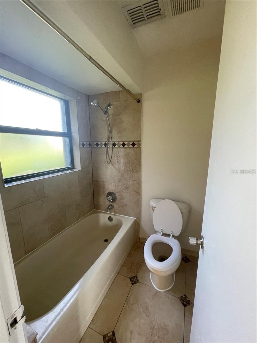 Image 8 of 15 For 3100 Semoran Boulevard 11