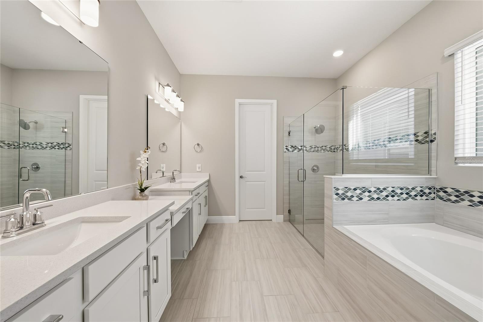 Image 14 of 41 For 5290 Citrus Leaf Boulevard